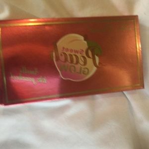 too faced peach highlight pallet